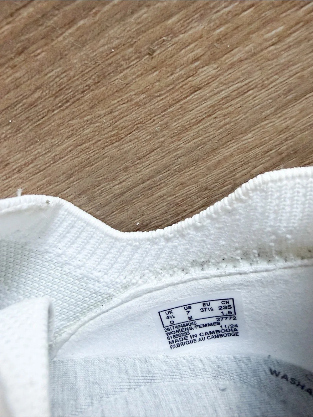 Clarks White Grey Circuit Cloudsteppers Knit Lace Tie Sneakers size 7 No Box